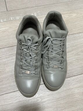 Men's Leather Low-Top Sneakers in Gray